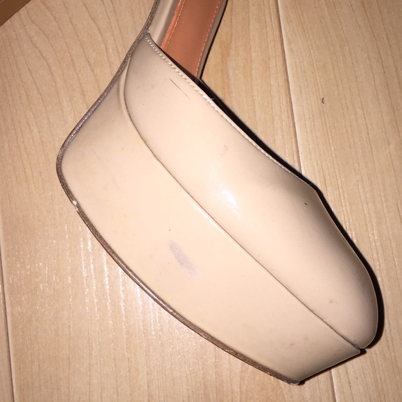 Via Spiga cream patent platform pumps - Picture 4 of 8